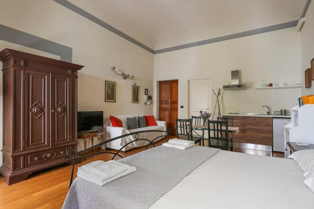 Next To The Duomo Of Florence, Lorenzo, With Private Terrace Appartement