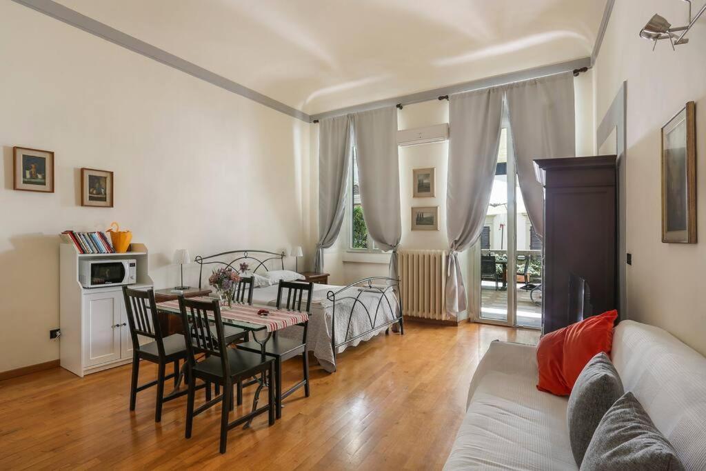 Next To The Duomo Of Florence, Lorenzo, With Private Terrace Appartement Florence