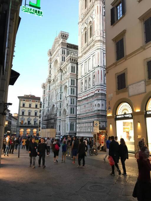 Next To The Duomo Of Florence, Lorenzo, With Private Terrace Appartement
