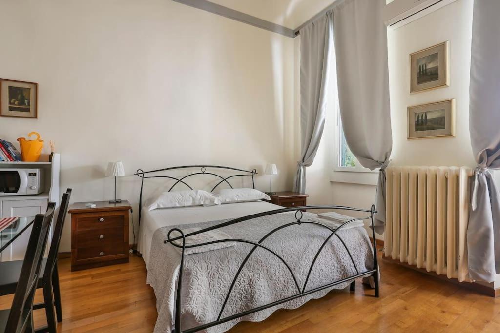 Appartement Next To The Duomo Of Florence, Lorenzo, With Private Terrace